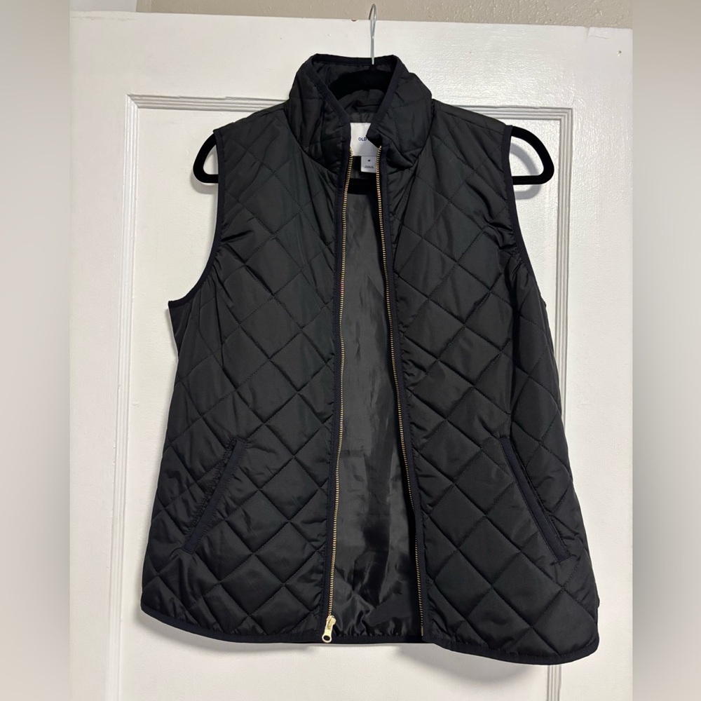 Women’s Old Navy Black Quilted Vest